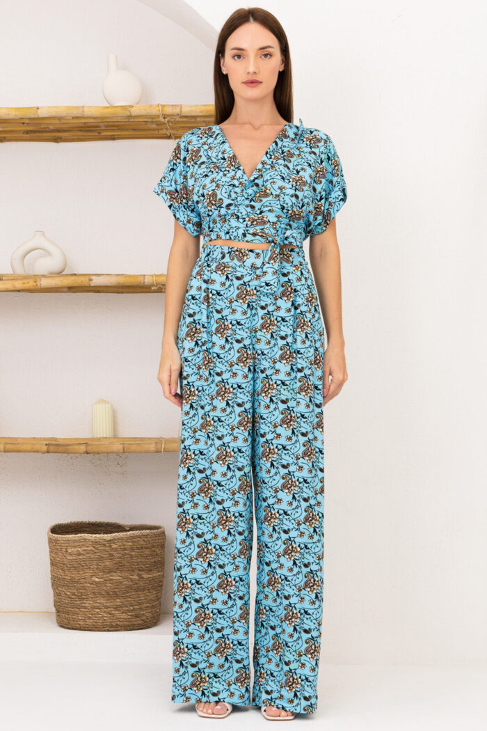 Woman Wearing Cotton High-Waisted Trousers With Cropped Top